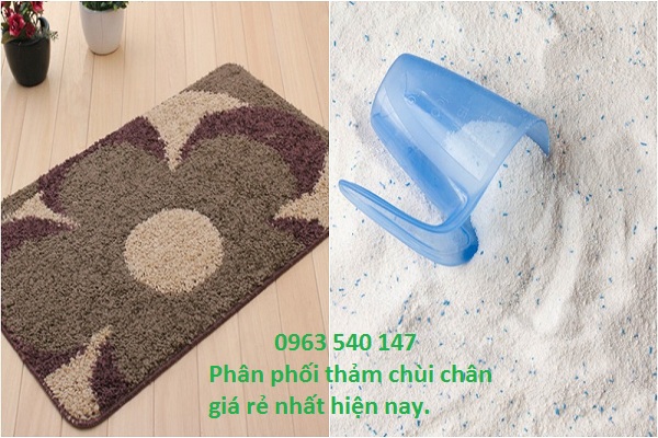 Làm sạch tấm thảm đế cao su nhựa rối  bằng bột giặt hàng ngày.